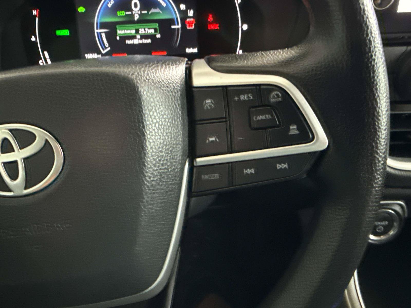 Used 2025 Toyota Grand Highlander AWD Hybrid image 27