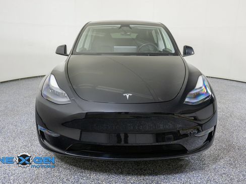 Used 2024 Tesla Model Y Performance AWD/4WD image 2