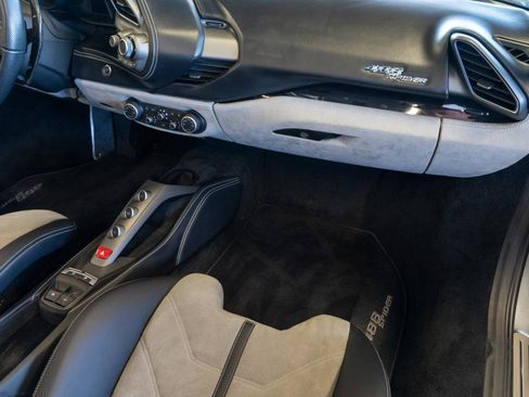 Used 2017 Ferrari 488 Spider image 9