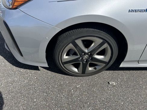 Used 2020 Toyota Prius XLE image 5