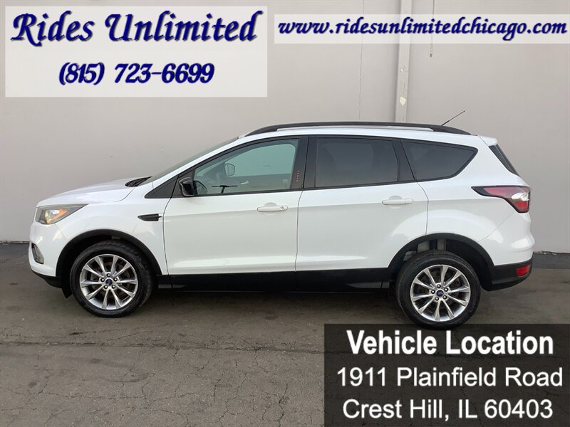 Used 2017 Ford Escape SE w/ SE Sport Appearance Package FWD image 2
