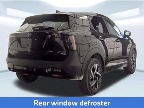 Used 2025 Nissan Kicks SV FWD image 2