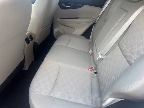 Used 2019 Nissan Rogue Sport SV w/ Technology Package FWD image 9
