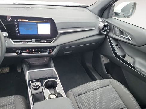 Used 2026 Chevrolet Equinox LT image 13