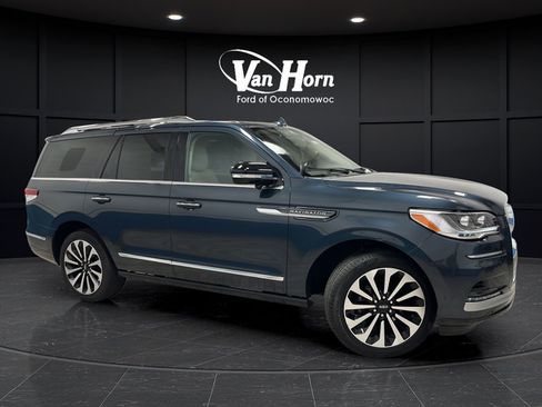 Used 2024 Lincoln Navigator Reserve AWD/4WD image 1