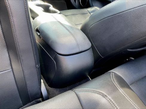 Used 2020 Ford Mustang Premium RWD image 22