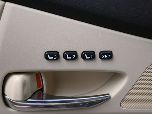 Used 2013 Lexus RX 450h AWD w/ Navigation Pkg image 4