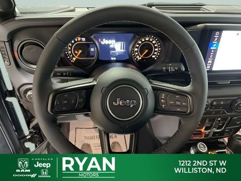 New 2026 Jeep Gladiator Mojave w/ Technology Group AWD/4WD image 21