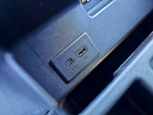 Used 2022 GMC Sierra 1500 Elevation w/ Preferred Package image 23