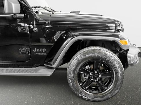 Used 2021 Jeep Wrangler Unlimited Sahara AWD/4WD image 6