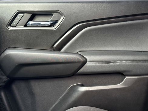 Used 2024 Chevrolet Colorado LT image 22