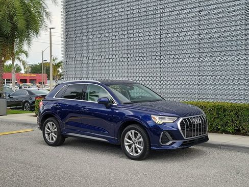 Used 2024 Audi Q3 2.0T Premium Plus w/ Premium Plus Package AWD/4WD image 1