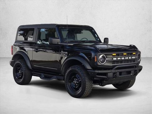 Used 2022 Ford Bronco Black Diamond image 3