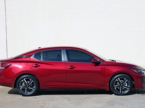 Used 2024 Nissan Sentra SV FWD image 44