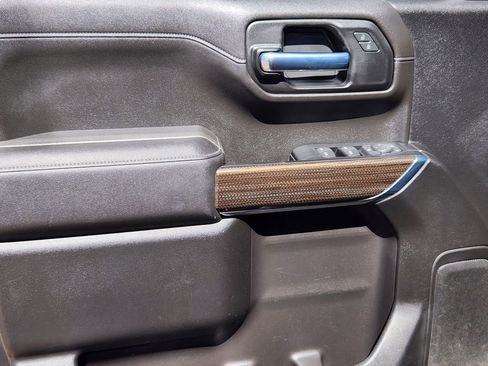 Used 2021 Chevrolet Silverado 1500 LT Trail Boss w/ LPO, Dark Essentials Package image 14