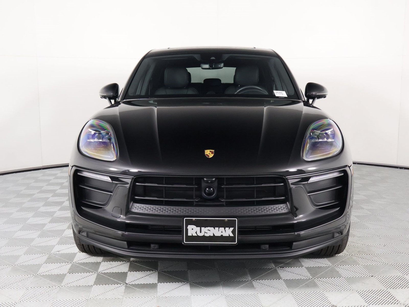 Certified 2026 Porsche Macan AWD/4WD image 10