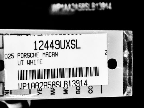 Used 2025 Porsche Macan image 30