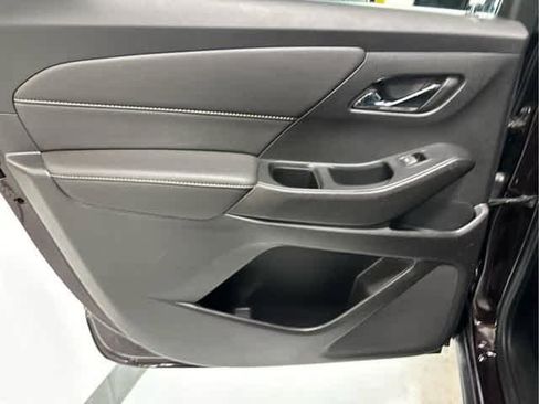 Used 2023 Chevrolet Traverse LT image 26