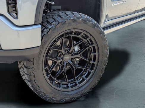 New 2025 GMC Sierra 1500 Denali w/ Denali Reserve Package image 2