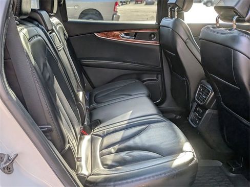 Used 2019 Lincoln Nautilus Reserve image 37