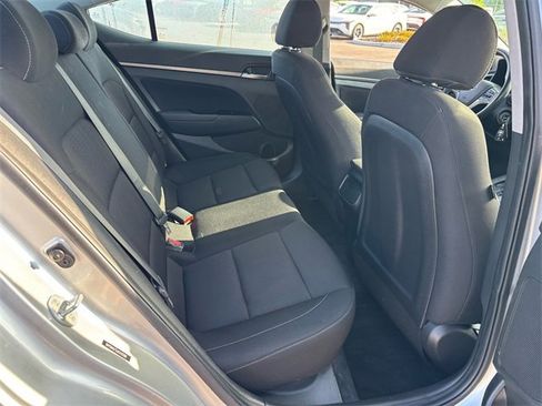 Used 2018 Hyundai Elantra SEL image 18