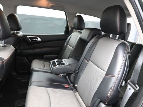 Used 2019 Nissan Pathfinder SV w/ Rock Creek Edition FWD image 14