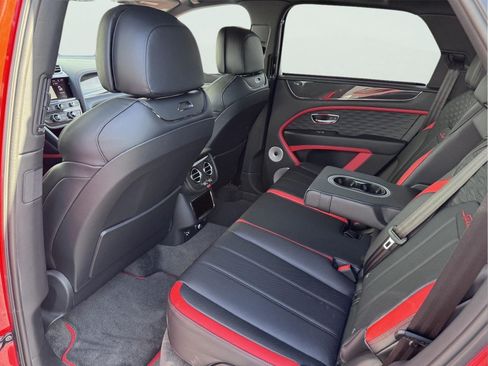 New 2026 Bentley Bentayga Speed AWD/4WD image 32