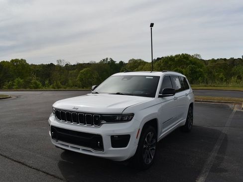 Used 2021 Jeep Grand Cherokee L Overland w/ Advanced Protech Group III image 3