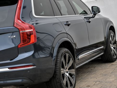 Used 2025 Volvo XC90 T8 Plus w/ Protection Package Premier image 8