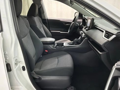 Used 2019 Toyota RAV4 XLE w/ Carpet Mat Package AWD/4WD image 27