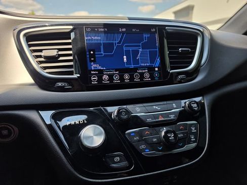 Used 2018 Chrysler Pacifica Touring-L Plus w/ S Appearance Package FWD image 60