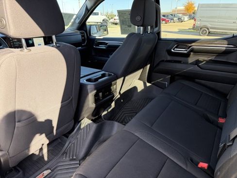 Used 2024 Chevrolet Silverado 1500 LT Trail Boss w/ Convenience Package II image 21