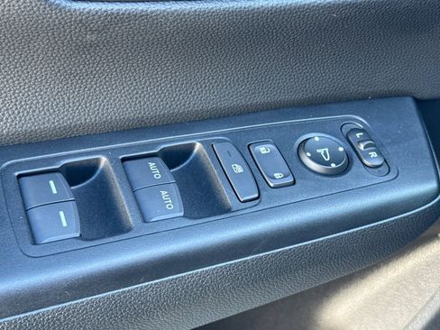 Used 2025 Honda CR-V EX image 13