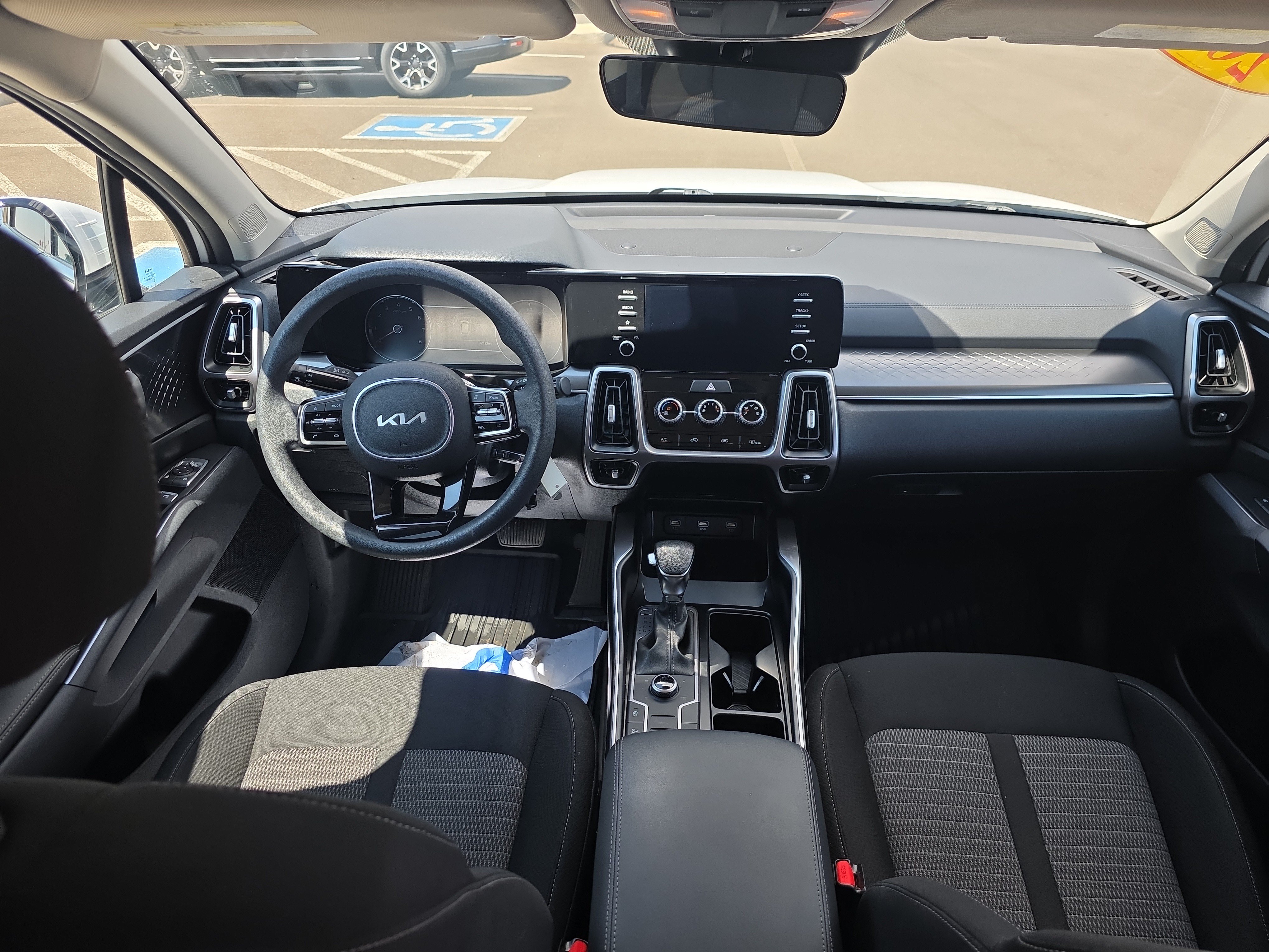Used 2022 Kia Sorento LX AWD/4WD image 21