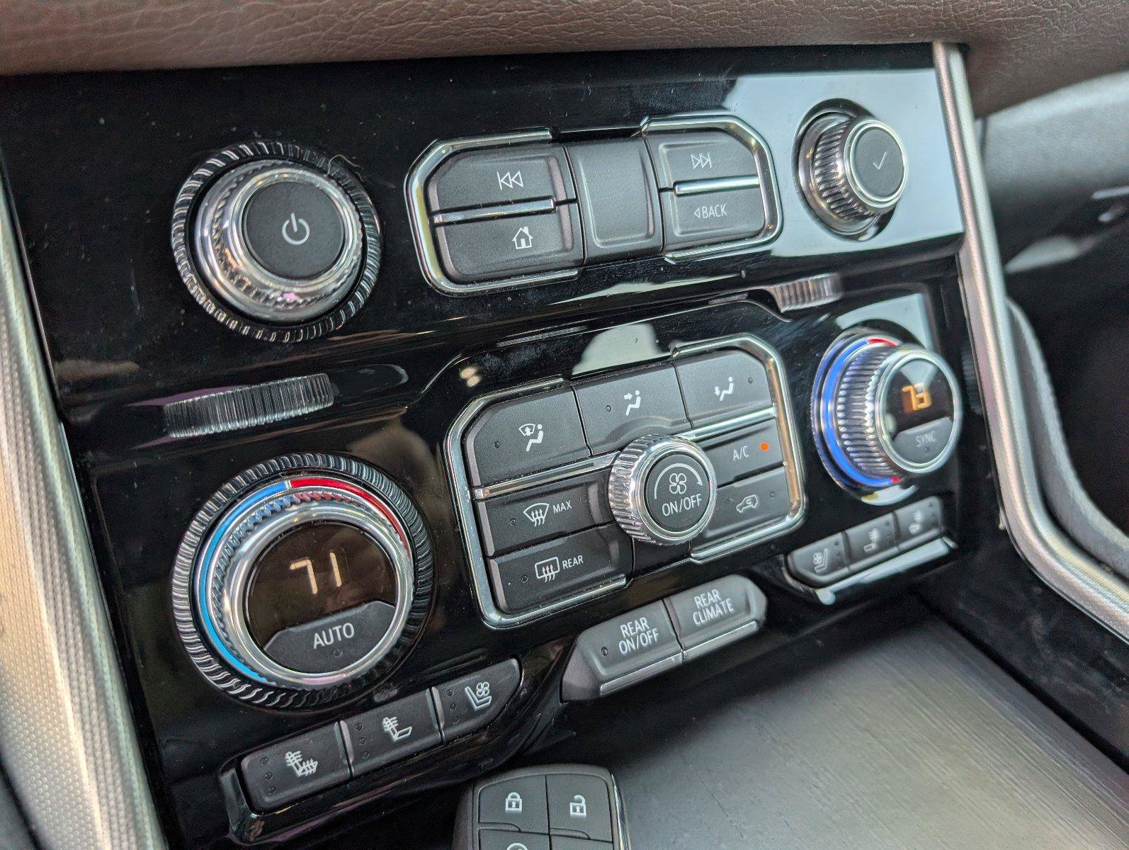 Used 2021 GMC Yukon Denali w/ Denali Premium Package RWD image 20