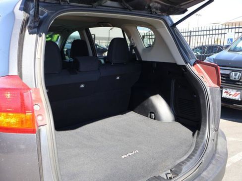 Used 2013 Toyota RAV4 XLE w/ Preferred Accessory Pkg FWD image 13