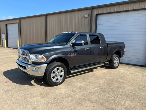 Used 2016 RAM 2500 Laramie w/ Convenience Group image 5