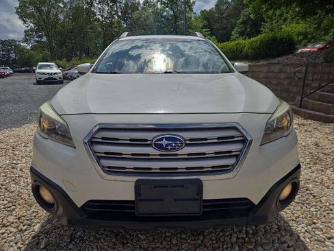 Used 2016 Subaru Outback 2.5i Premium AWD/4WD image 2