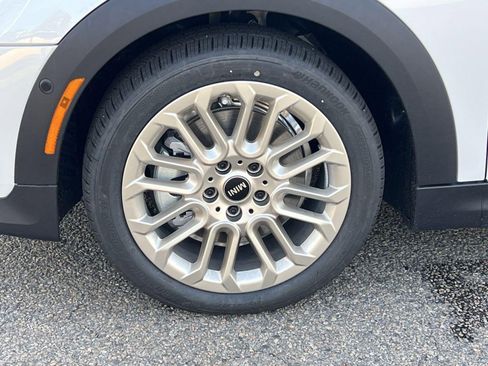 New 2025 MINI Cooper 2-Door Hardtop image 9