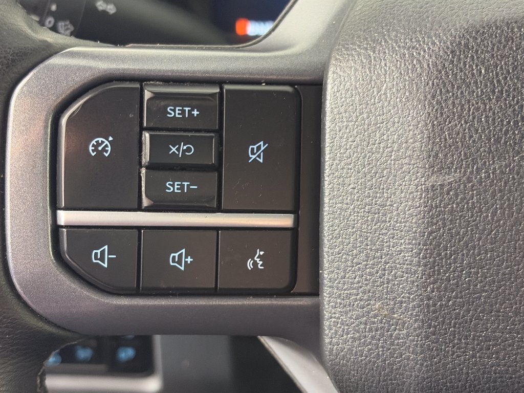 Certified 2025 Ford F350 4x4 Crew Cab Super Duty image 17