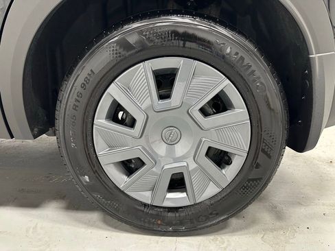 Used 2025 Nissan Kicks S AWD/4WD image 58