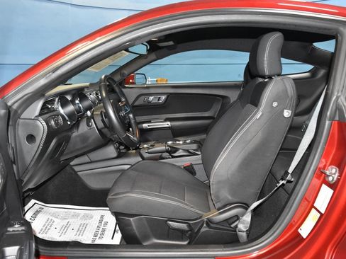 Used 2017 Ford Mustang Coupe image 6