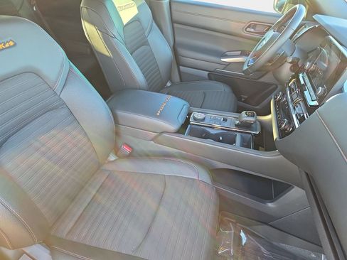 Used 2025 Nissan Pathfinder Rock Creek image 10