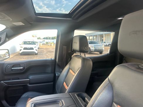 Used 2020 GMC Sierra 1500 AT4 w/ AT4 Premium Package AWD/4WD image 36