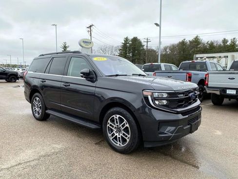 Used 2025 Ford Expedition Active AWD/4WD image 1