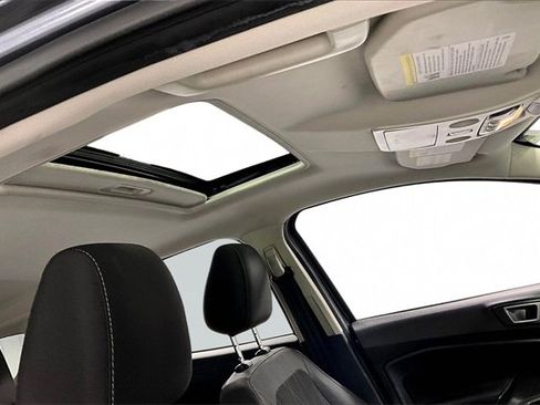 Used 2020 Ford EcoSport SE w/ SE Convenience Package image 4