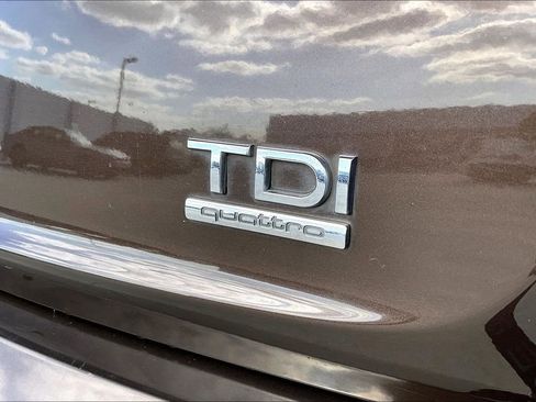 Used 2014 Audi Q7 TDI Prestige w/ Prestige Package AWD/4WD image 25