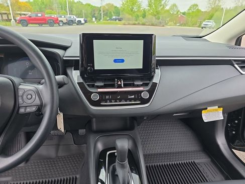 Used 2026 Toyota Corolla LE FWD image 21
