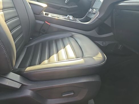 Used 2024 Ford Edge SEL image 10