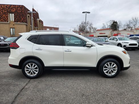 Used 2020 Nissan Rogue SV image 6